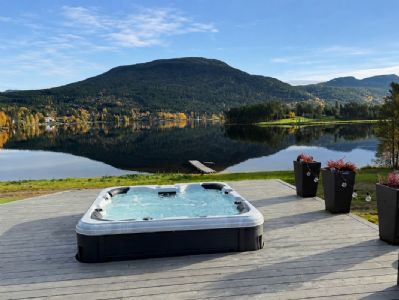 Lakefront Villa Vr�dal � Exklusive Villa am See mit Whirlpool, Sauna und Freizeitraum
